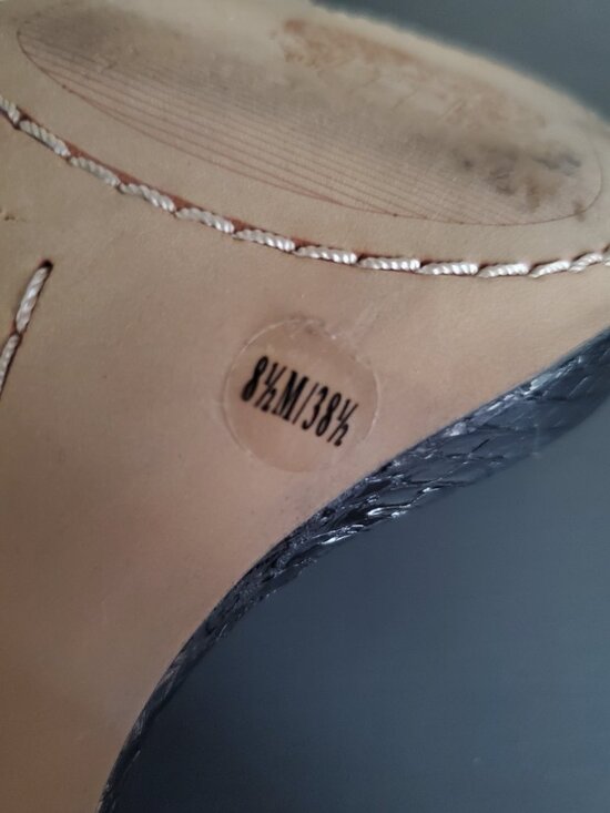 Vince Camuto Frenchie Ankle Strap Black Sandals | 8.5 - Picture 6 of 6